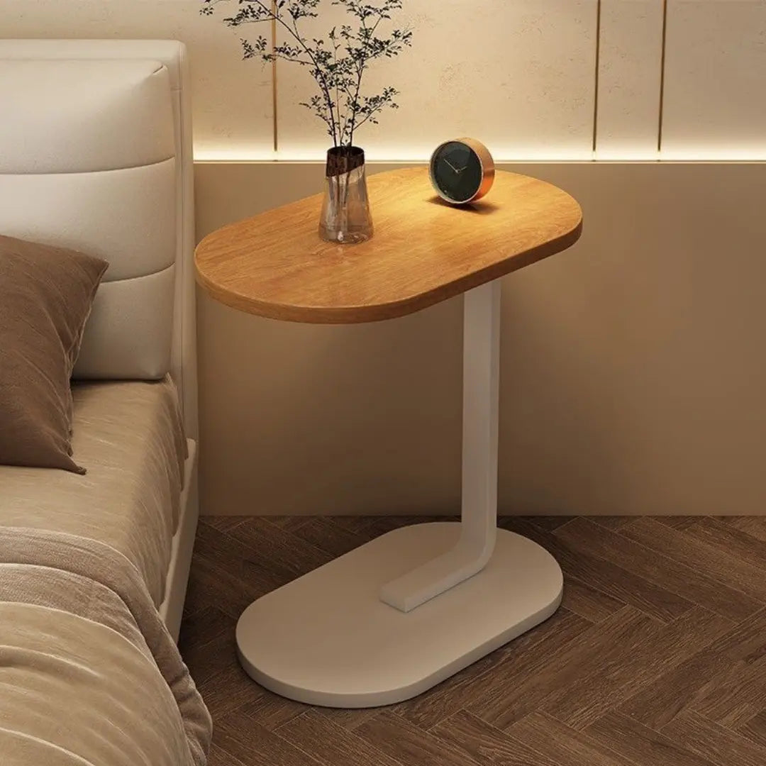 Mesa lateral portátil em ferro e MDF – vista frontal